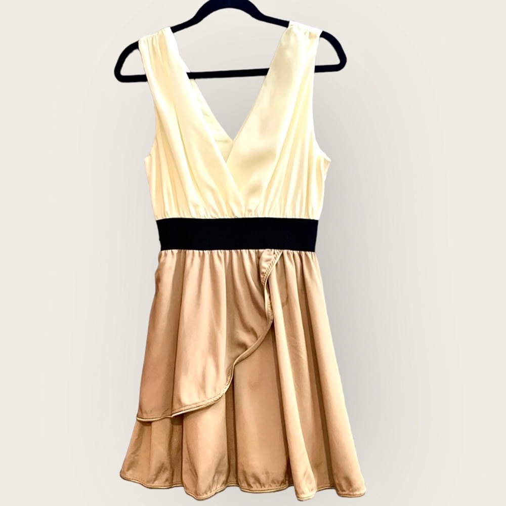ISSI sleeveless mini deep V dress Size L